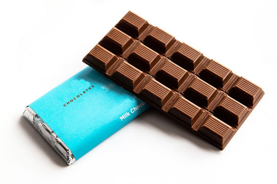 Machine d'emballage de barres de chocolat à haute vitesse personnalisée avec fonction de colle