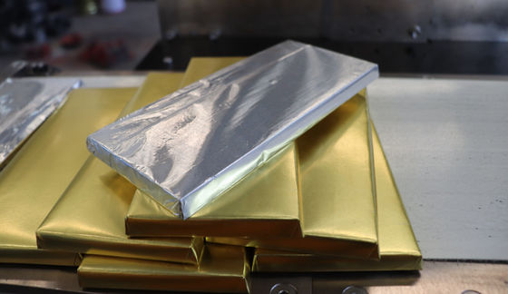 Machine d'emballage de barres de chocolat à haute vitesse personnalisée avec fonction de colle