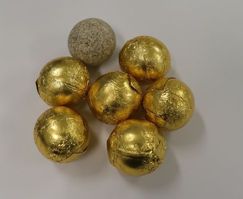 Machine automatique d'emballage de boules de chocolat