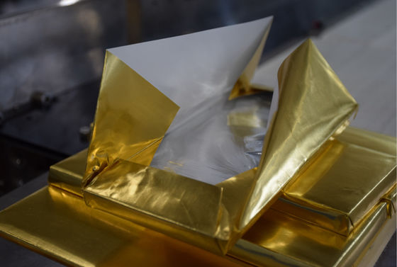Salure à chaud machine d'emballage à barres de chocolat horizontales semi-automatique